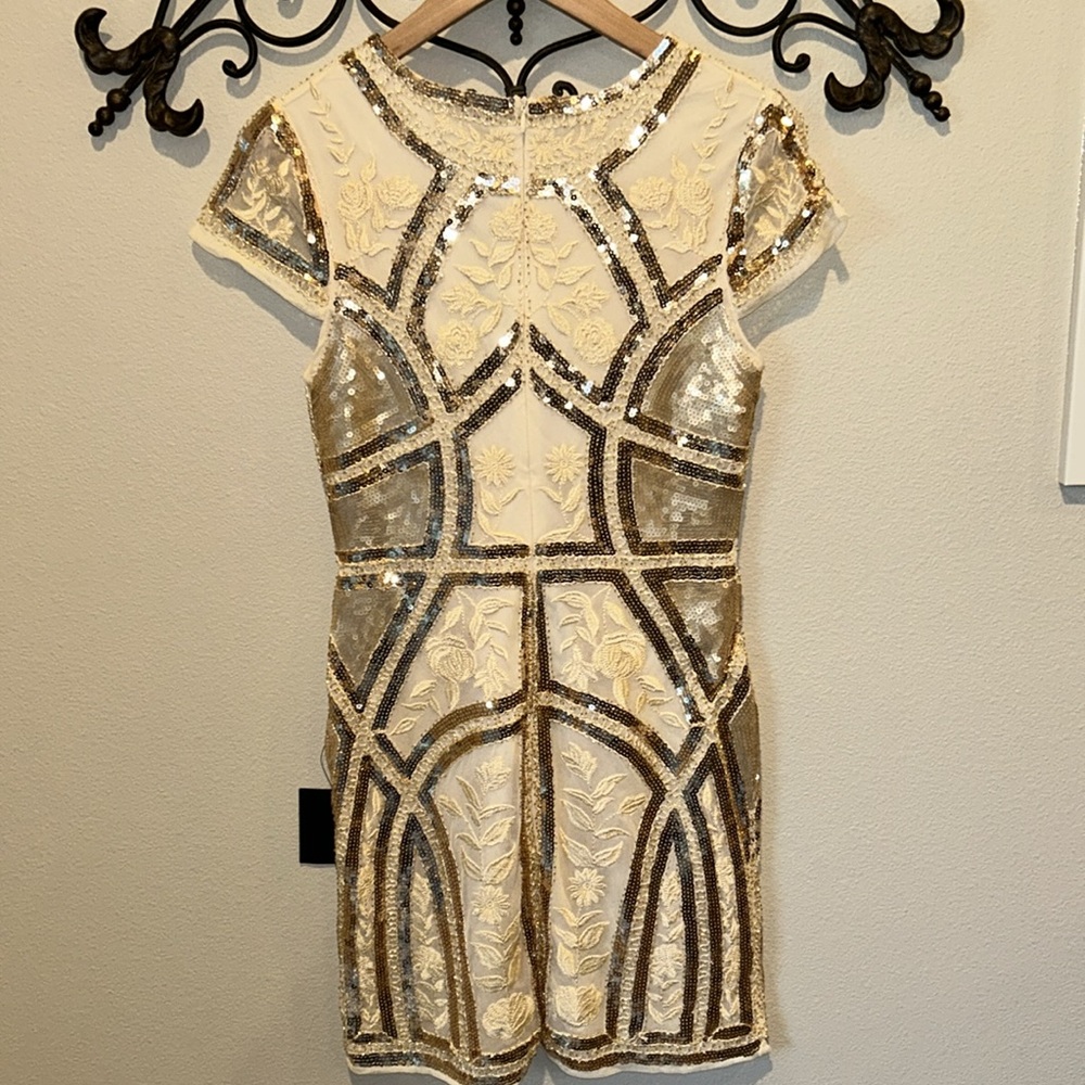 LULU'S "SPREAD YOUR SUNSHINE" GOLD SEQUIN EMBROIDERED BODYCON DRESS SIZE MED NWT - Picture 6 of 9